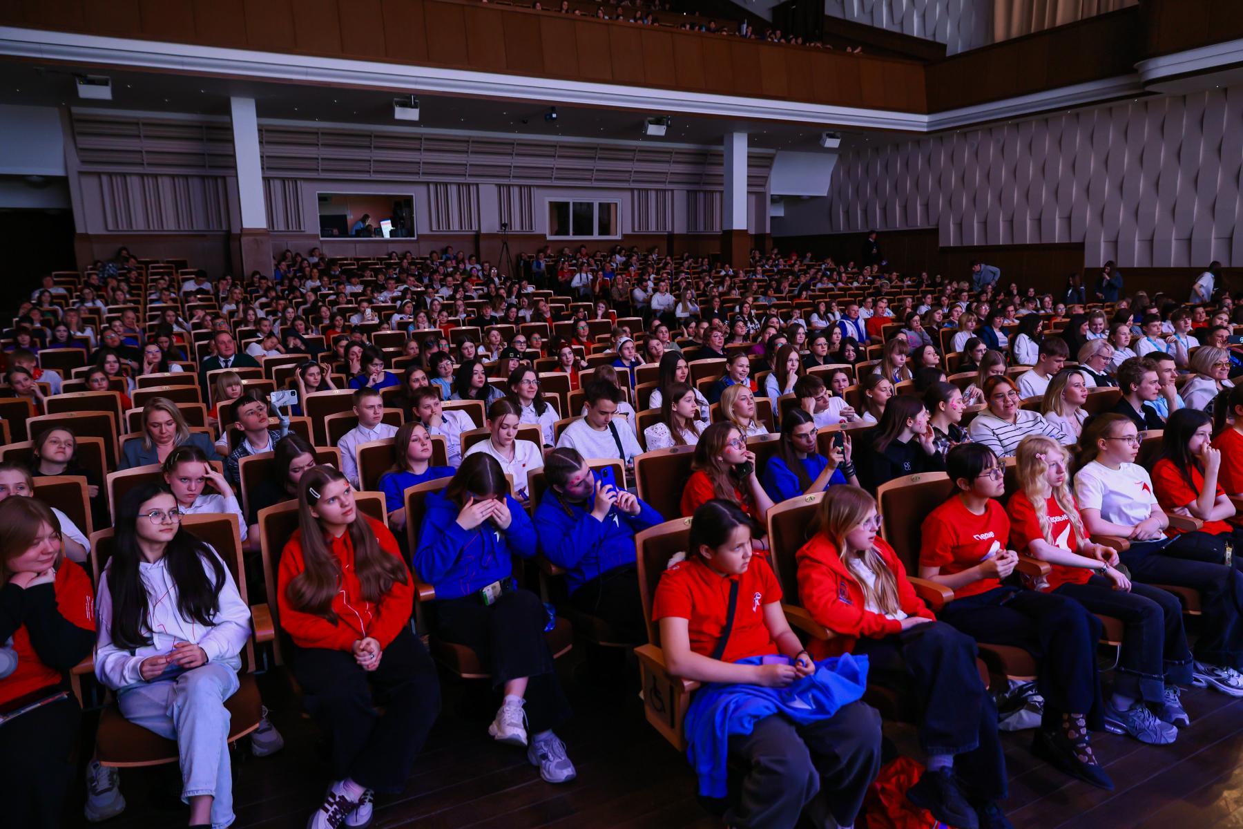 Фото Соловьёв, Савочкин, Никишева: звездные гости собрали на форуме в Новосибирске свыше тысячи человек – 100 ярких кадров 15